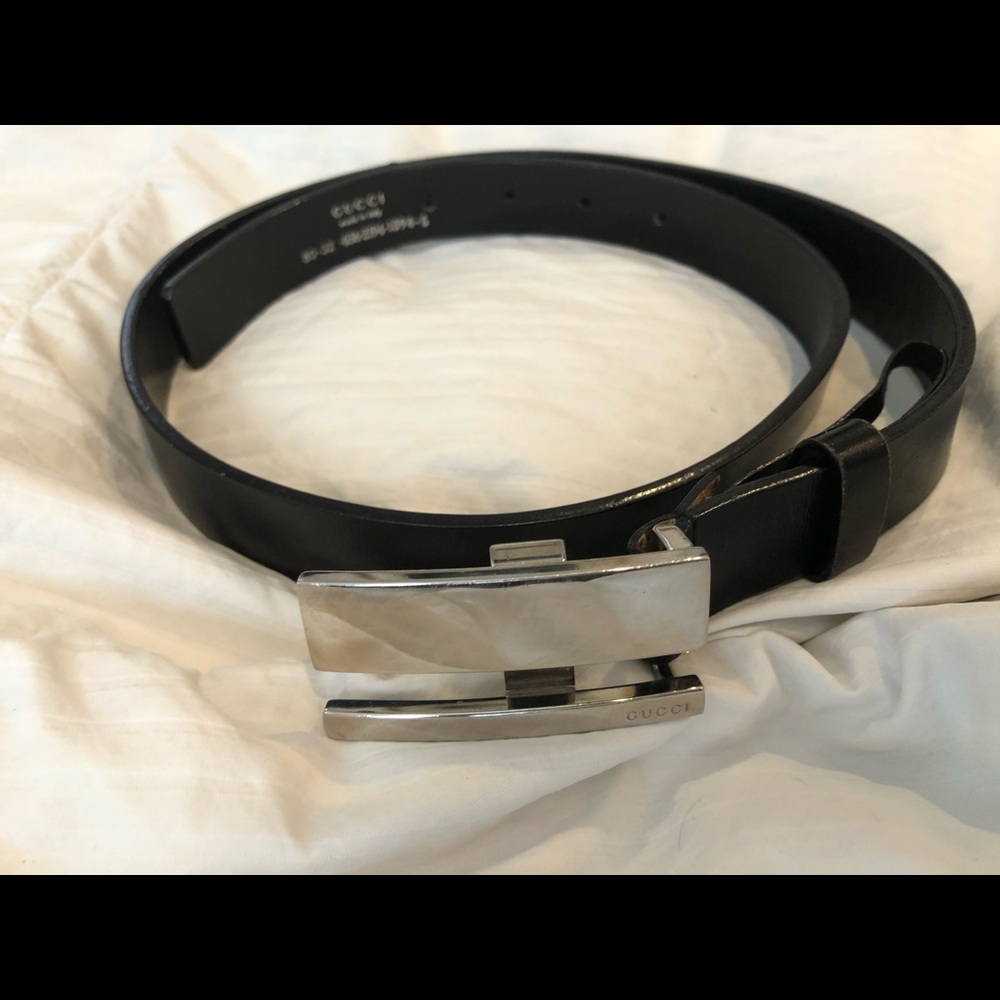 Gucci Black Leather Belt with Chrome Buckle